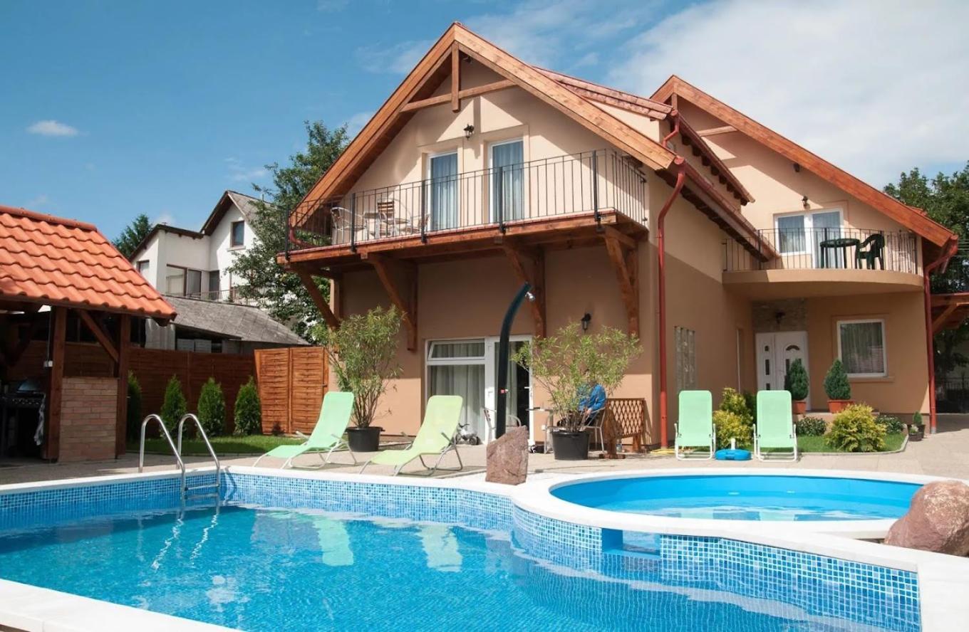 Borostyan Panzio Balatonfuered Bed & Breakfast Ngoại thất bức ảnh