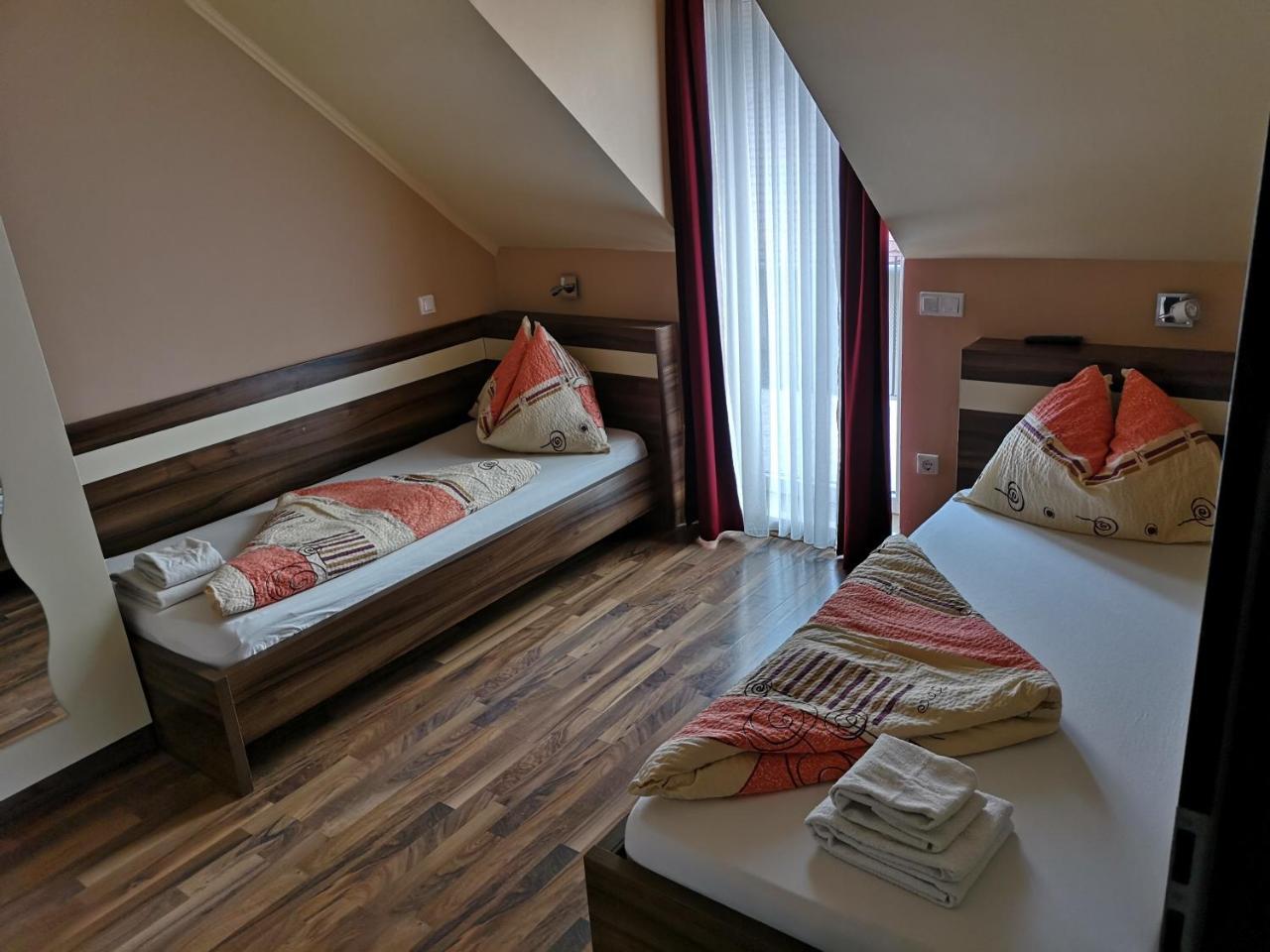 Borostyan Panzio Balatonfuered Bed & Breakfast Ngoại thất bức ảnh