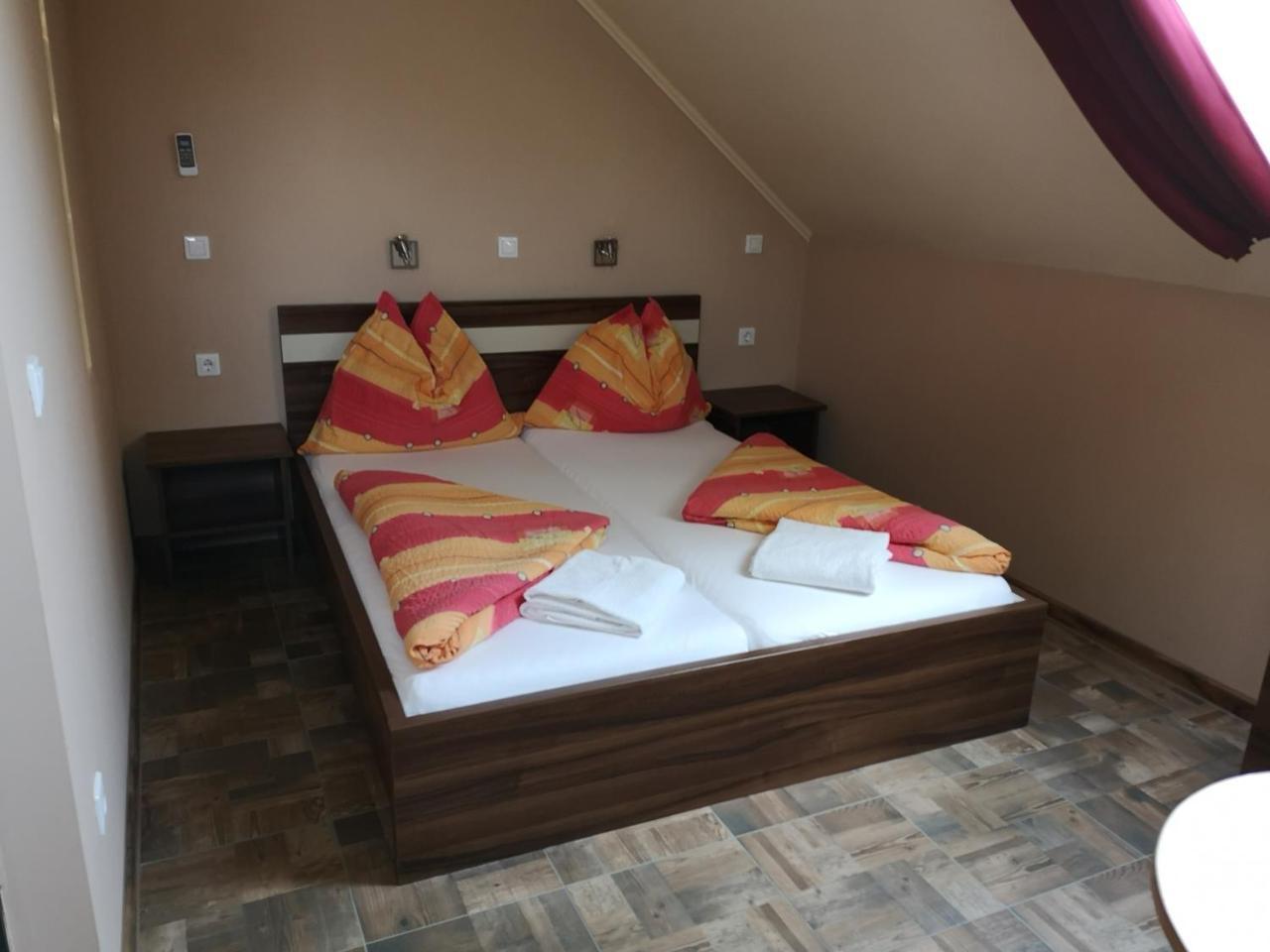 Borostyan Panzio Balatonfuered Bed & Breakfast Ngoại thất bức ảnh