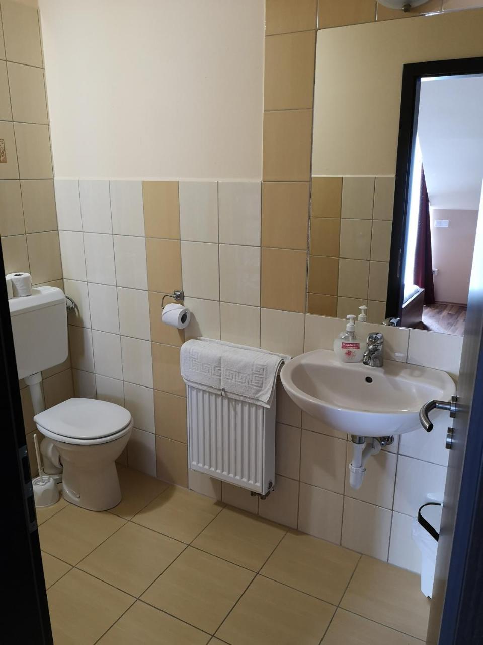 Borostyan Panzio Balatonfuered Bed & Breakfast Ngoại thất bức ảnh