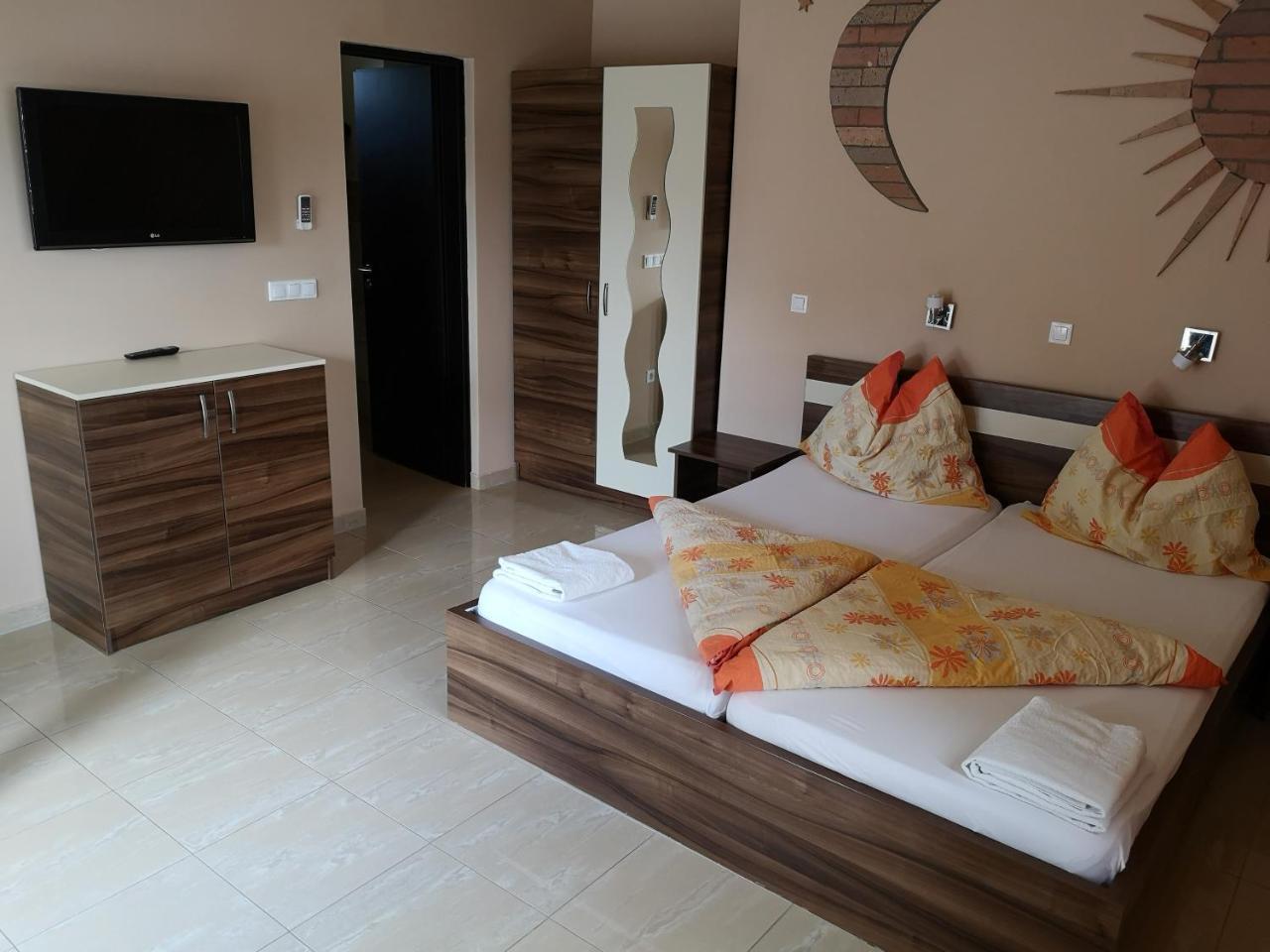 Borostyan Panzio Balatonfuered Bed & Breakfast Ngoại thất bức ảnh